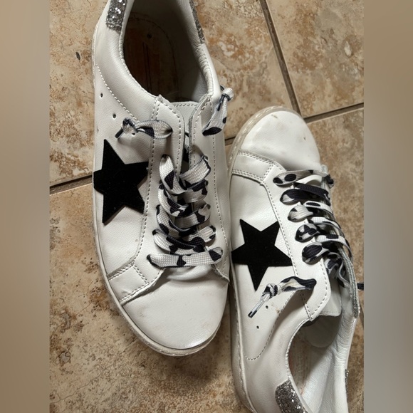 White Sneakers with Black Star Detail - Picture 3 of 6